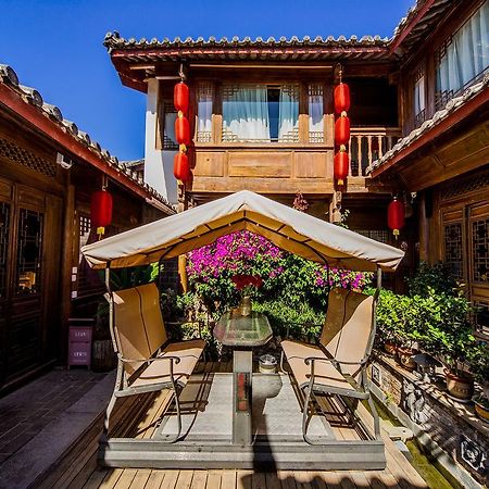 Old Tree Boutique Guesthouse Лиджанг Екстериор снимка