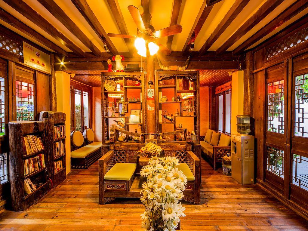 Old Tree Boutique Guesthouse Лиджанг Екстериор снимка