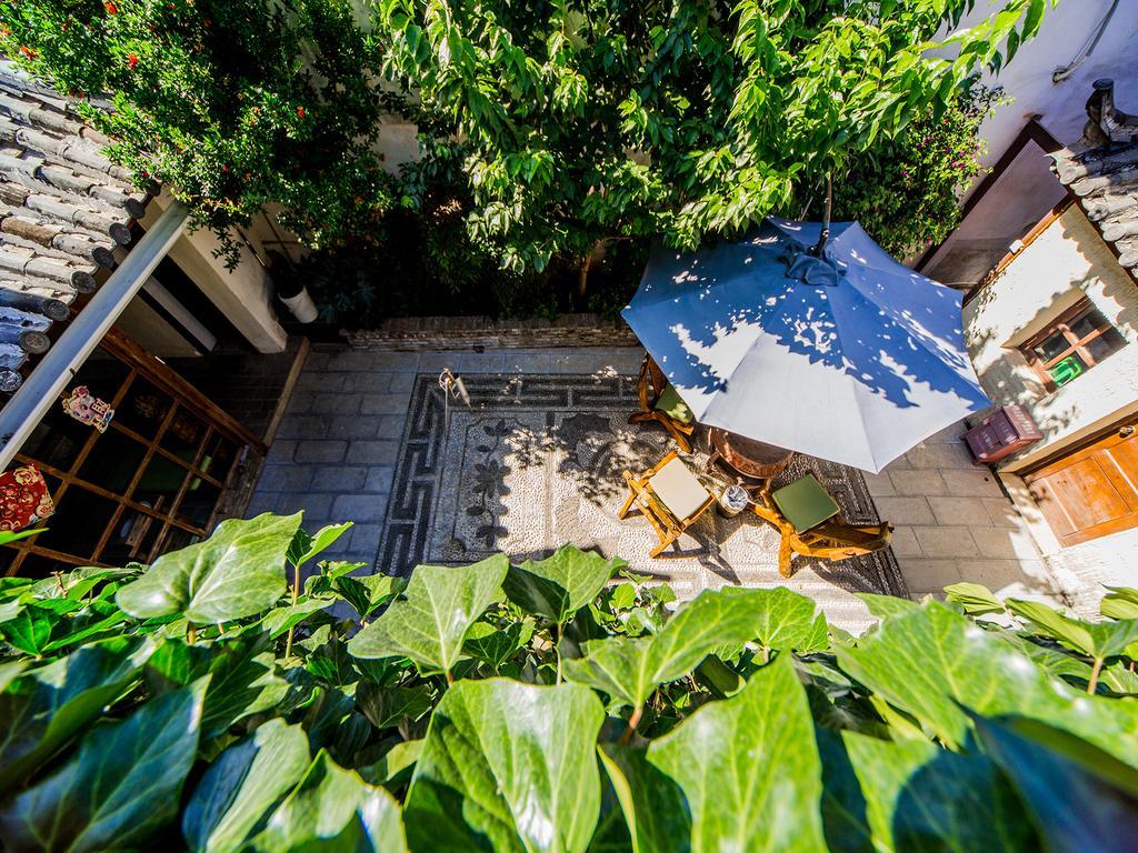 Old Tree Boutique Guesthouse Лиджанг Екстериор снимка