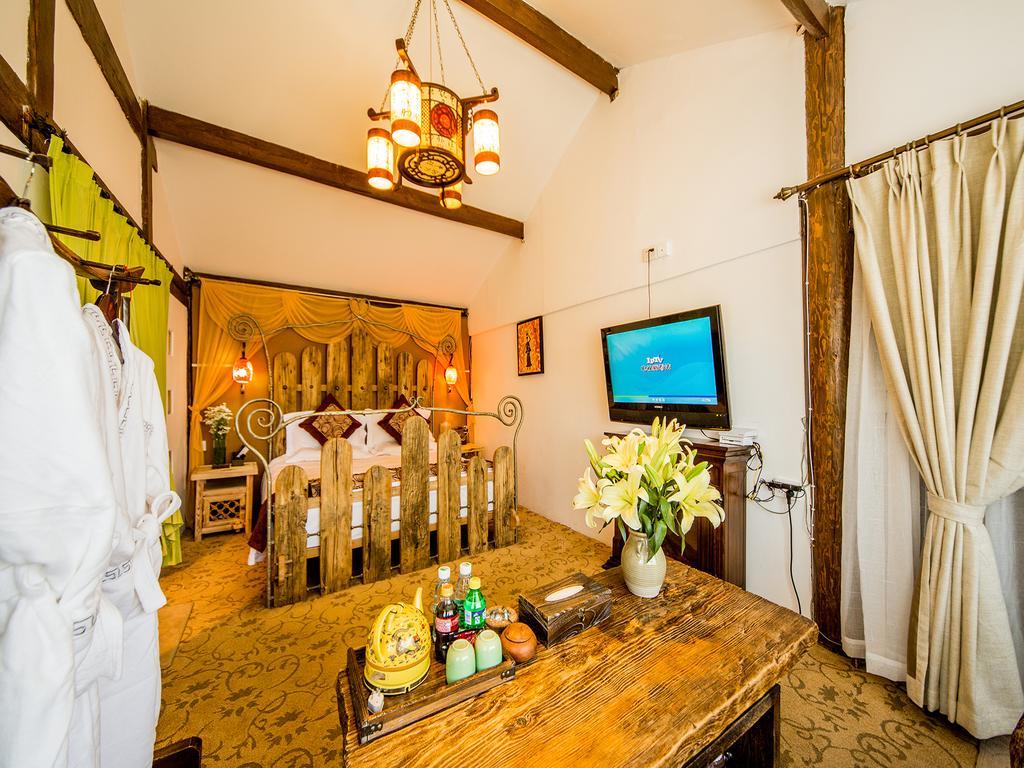 Old Tree Boutique Guesthouse Лиджанг Екстериор снимка