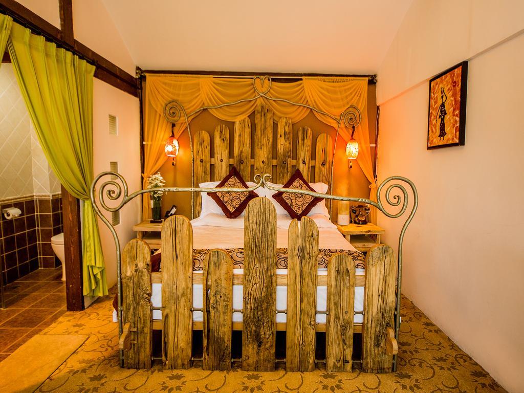 Old Tree Boutique Guesthouse Лиджанг Екстериор снимка